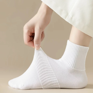 Tất nam nữ bassic dễ phối đồ , tất vớ cotton co dãn bốn chiều thấm hút mô hôi chân - Aguo shop