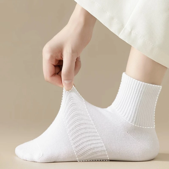 Tất nam nữ bassic dễ phối đồ , tất vớ cotton co dãn bốn chiều thấm hút mô hôi chân - Aguo shop